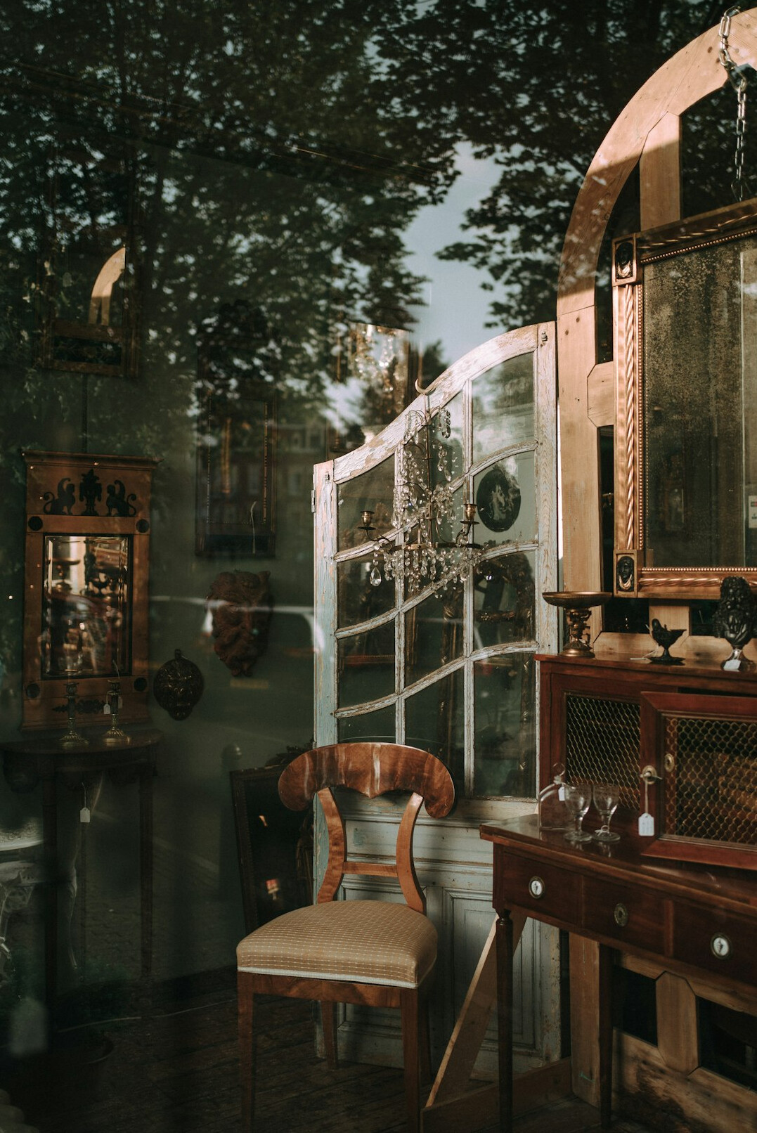 Collection de mobilier et objets décoratifs vintage des années 1980
